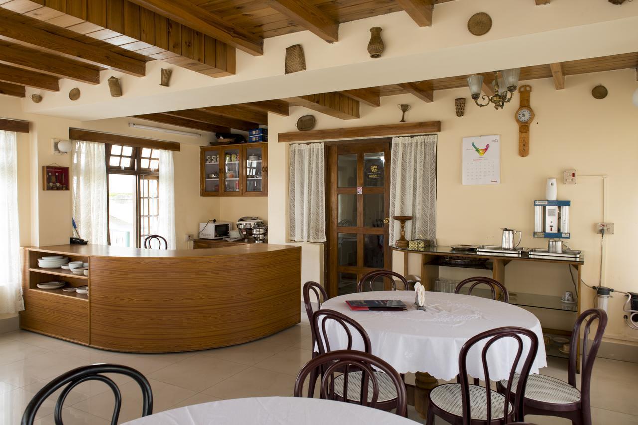 Oyo 2402 Hotel Highwinds Shillong Exteriör bild