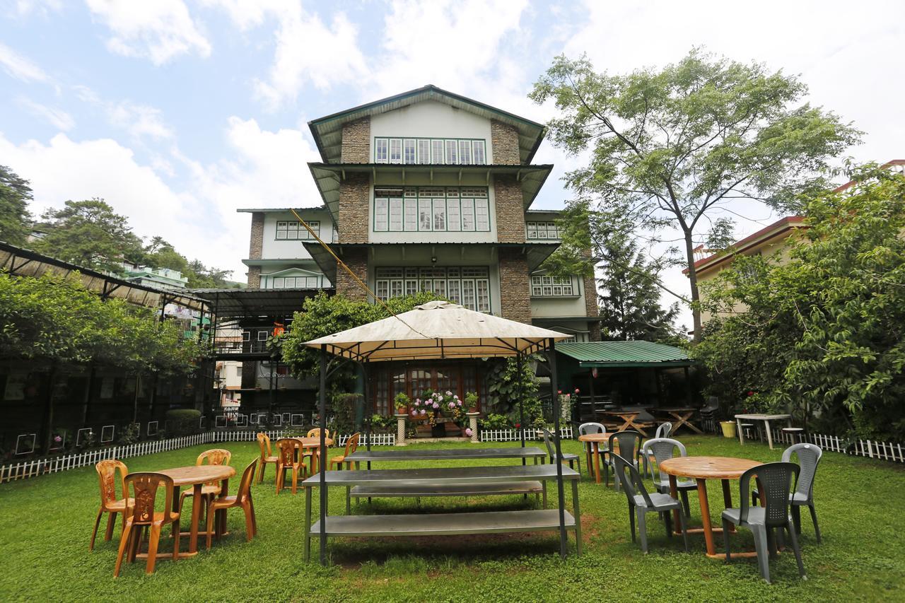 Oyo 2402 Hotel Highwinds Shillong Exteriör bild