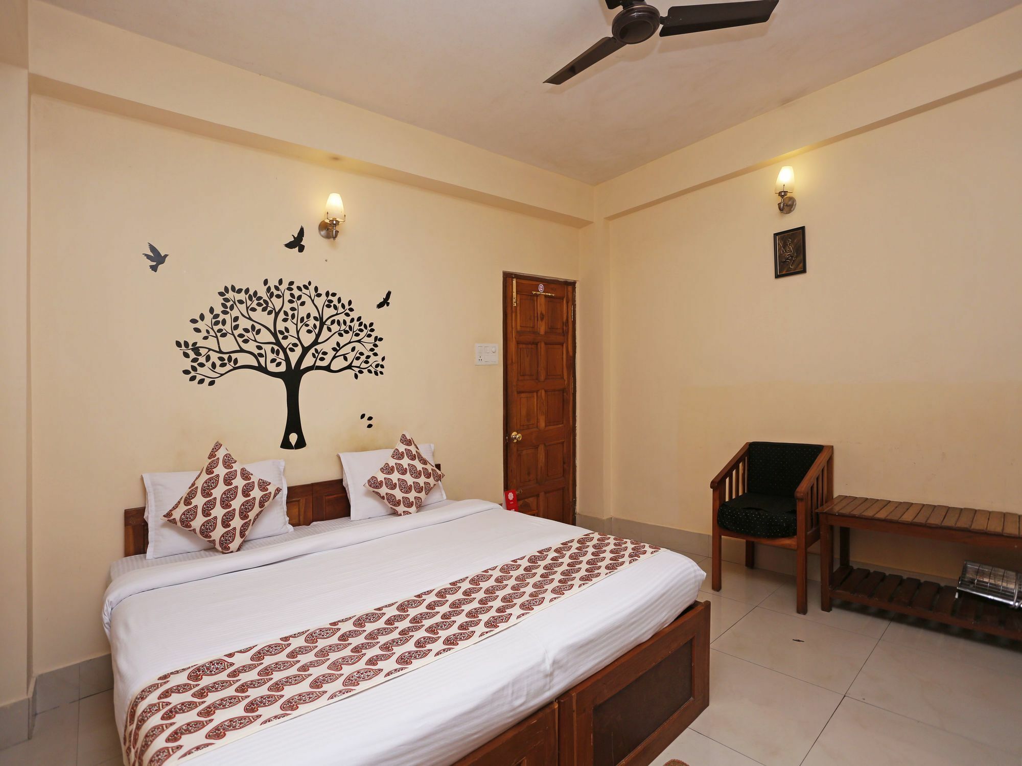 Oyo 2402 Hotel Highwinds Shillong Exteriör bild