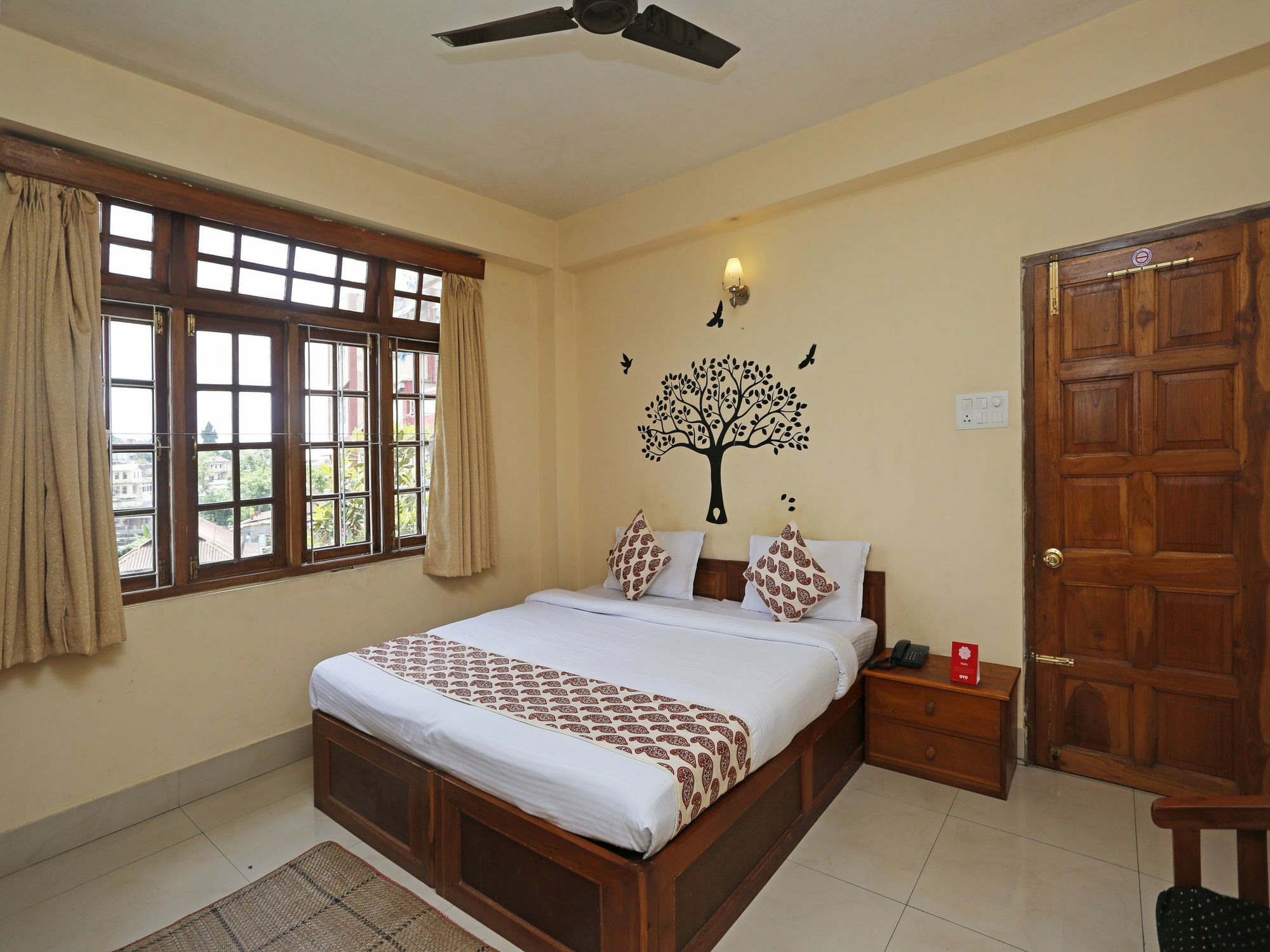 Oyo 2402 Hotel Highwinds Shillong Exteriör bild